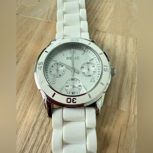 Relic ladies white fashion watch NEW BATTERY